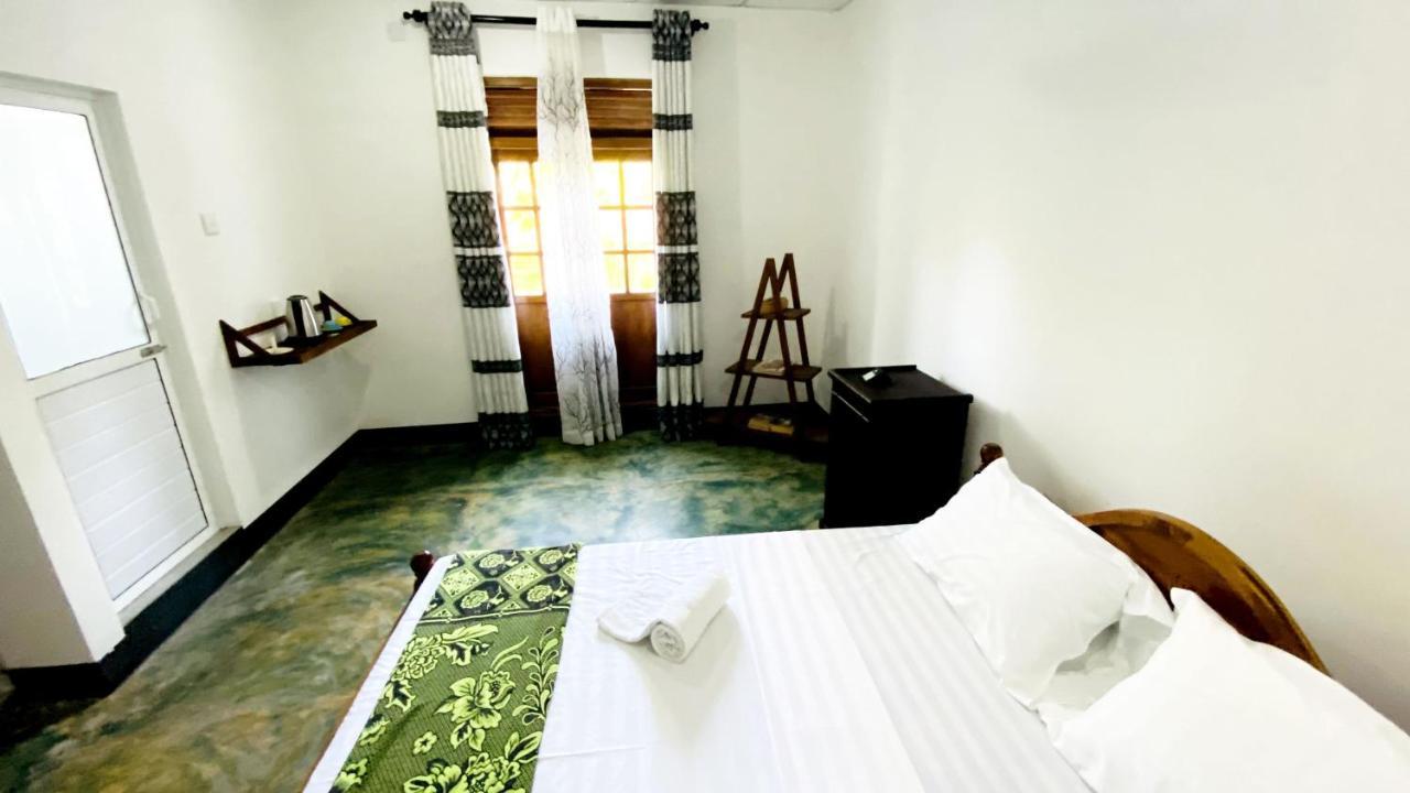 Madiha Surf House Lanka Hotel Matara Exterior foto