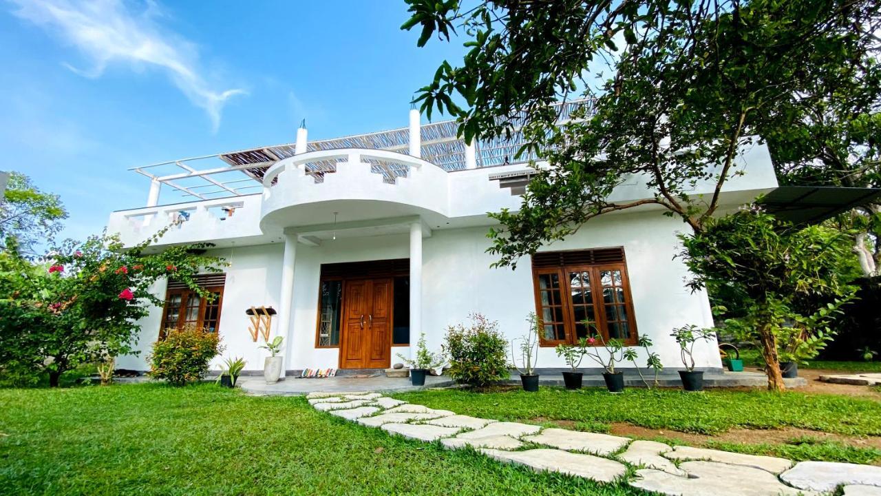 Madiha Surf House Lanka Hotel Matara Exterior foto